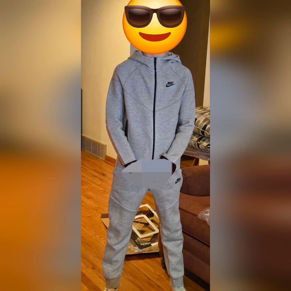 Nike Light Gray Tech Fleece Hoodie & Joggers Set